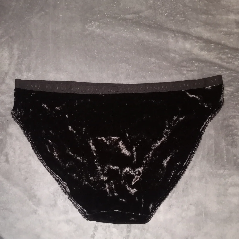 Victoria's Secret Black Velvet bikini cut panties size L NWT - Picture 4 of 5